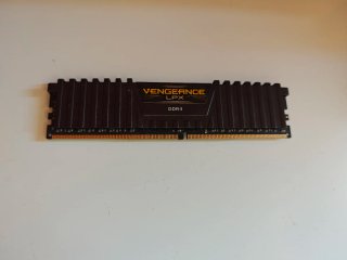 RAM DDR4 16GB 2666MHz Corsair Vengeance LPX