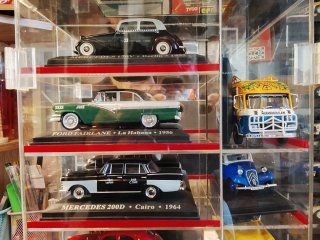 Colección Taxis Altaya 24 unidades con expositor