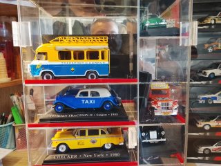 Colección Taxis Altaya 24 unidades con expositor