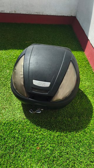 Baúl Moto Givi 40L Negro