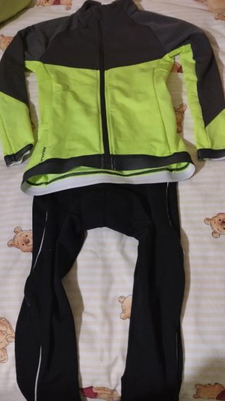 Conjunto Ciclismo Chaqueta y Culote. Talla 8 años