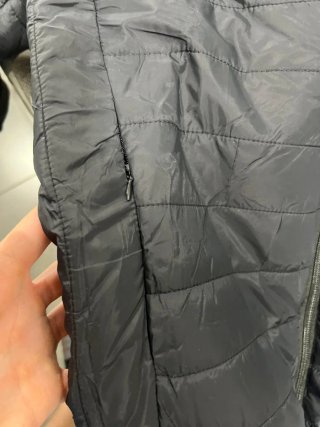 Chaqueta Under Armour Negra con Capucha