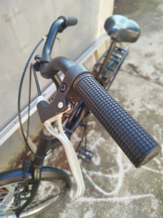 Bicicletta pieghevole nera perfetta