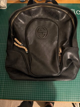 Mochila y riñonera Gucci a juego