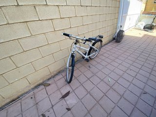 Bicicleta infantil blanca