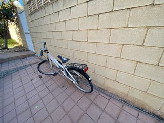 Bicicleta infantil blanca