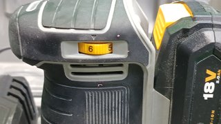 Lijadora Excéntrica Titan 18V + Batería 2Ah