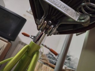 Sella bici tipo Selle Italia marrone
