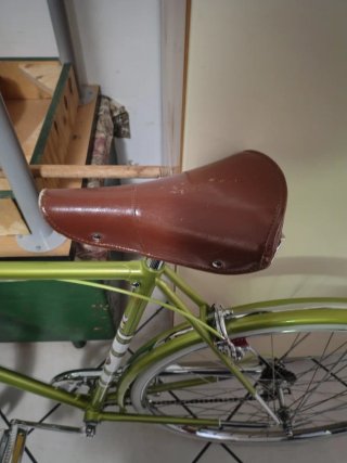 Sella bici tipo Selle Italia marrone