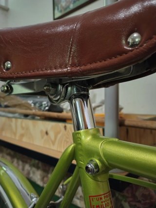 Sella bici tipo Selle Italia marrone