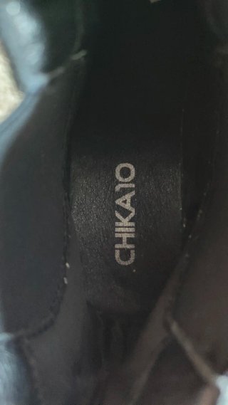 Botines negros CHIKA10 con tachuelas