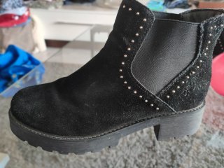 Botines negros CHIKA10 con tachuelas