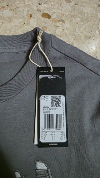 Camiseta Adidas Gris Talla M con etiquetas