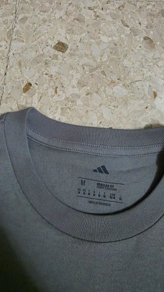 Camiseta Adidas Gris Talla M con etiquetas