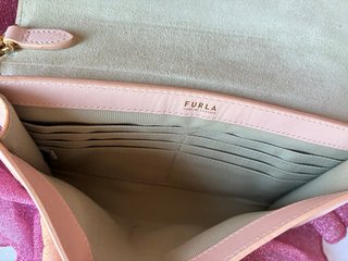 Bolso FURLA auténtico. Piel genuina.¡Precio Final!