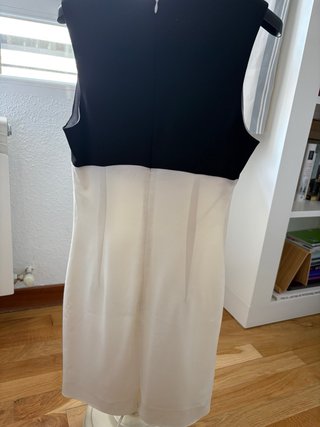 Vestido negro y blanco sin mangas