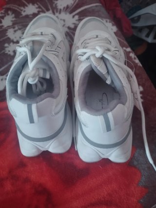Zapatillas deportivas blancas para mujer