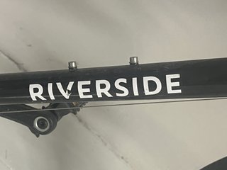 Bicicleta Riverside Nera