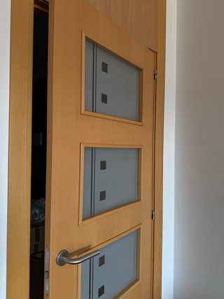 Puerta madera maciza con 4 cristales 72,2x202x3,4
