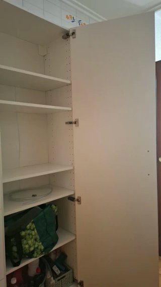 Mueble auxiliar cocina blanco y rojo