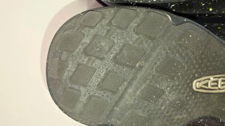 Sandalias Keen Uneek grises y moradas