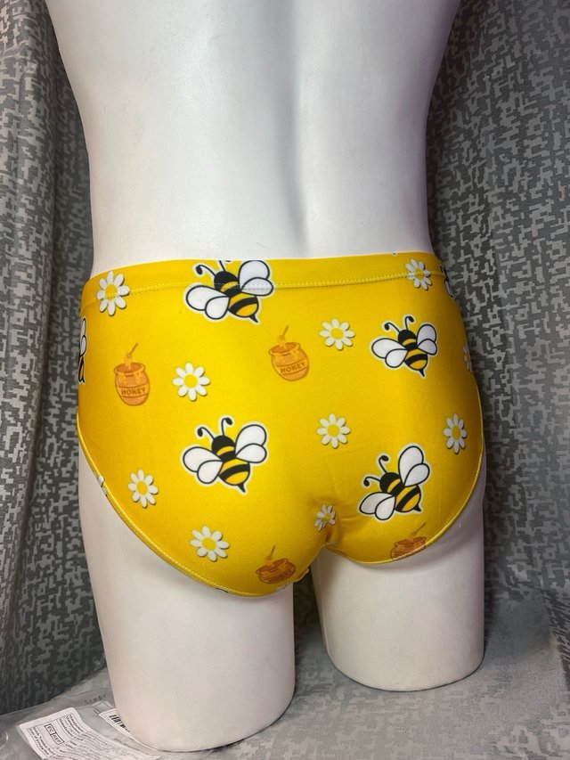 Bañador hombre estampado abejas y flores,talla M.