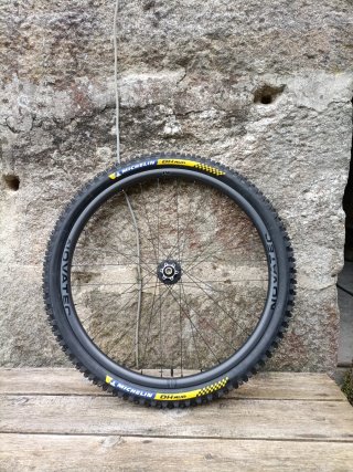 Llantas carbono 29