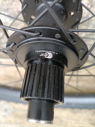 Llantas carbono 29