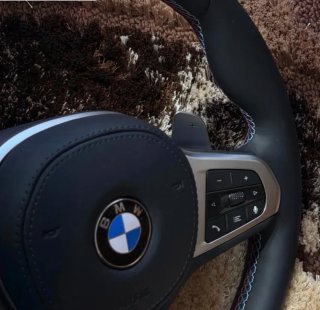 Volante M con levas para serie G de BMW.