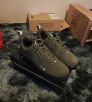Nike Air Force 1 '07 LV8 Verde Militar
