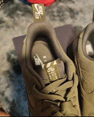 Nike Air Force 1 '07 LV8 Verde Militar