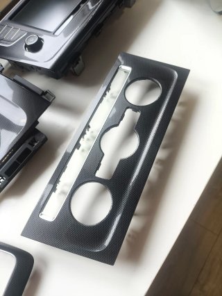 Embellecedores y pantalla Golf 7