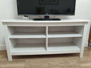 Mueble TV de Ikea  /  Urge Venta por Mudanza