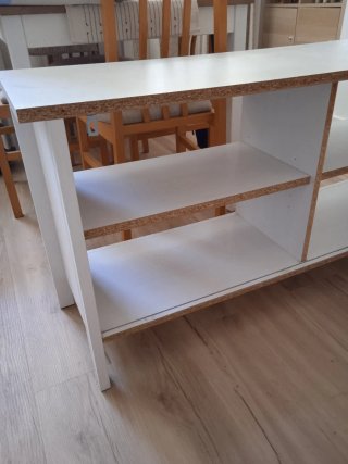Mueble TV de Ikea  /  Urge Venta por Mudanza