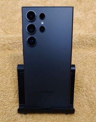 Samsung Galaxy S24 Ultra Caja y Teléfono