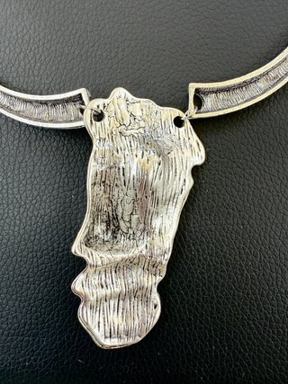 Collar plateado con rostro, joya artística, boho