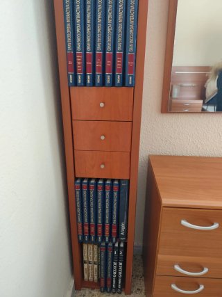 Muebles de dormitorio: Cómoda y Librería