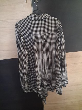 Blusa cuadros blanco y negro