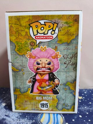 Funko Pop! Big Mom 1915 One Piece con golpes