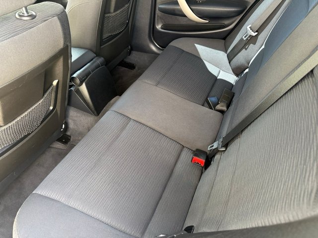BMW 118i SPORT NAVEGADOR XENON LLANTAS LIBRO GARAN
