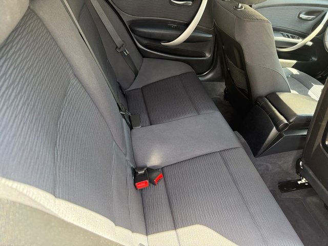 BMW 118i SPORT NAVEGADOR XENON LLANTAS LIBRO GARAN
