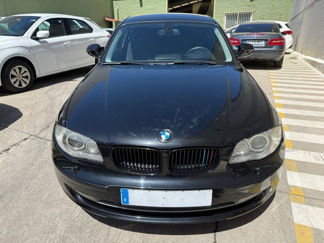 BMW 118i SPORT NAVEGADOR XENON LLANTAS LIBRO GARAN