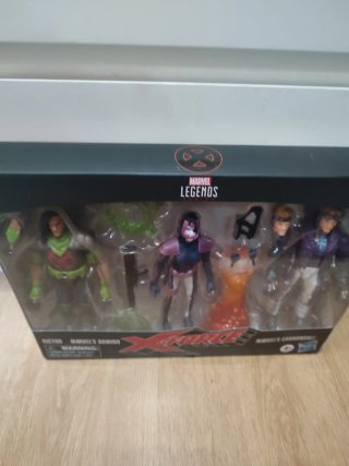 Set di action figure Marvel Legends X-Force con Rictor, Domino e Cannonball