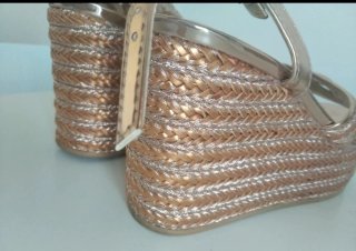 Espadrillas con zeppa alta in corda color oro