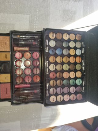 Estuche de Maquillaje Negro con Espejo