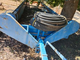 Remolque barca para recoger almendras