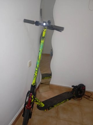 Patin Eléctrico Red Bull