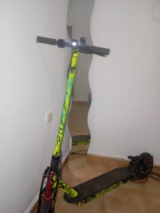 Patin Eléctrico Red Bull
