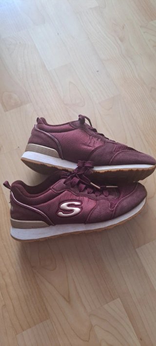 Zapatillas deportivas moradas