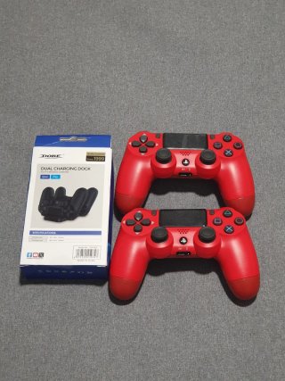 2 Mandos PS4 + Base Carga DOBE Roja